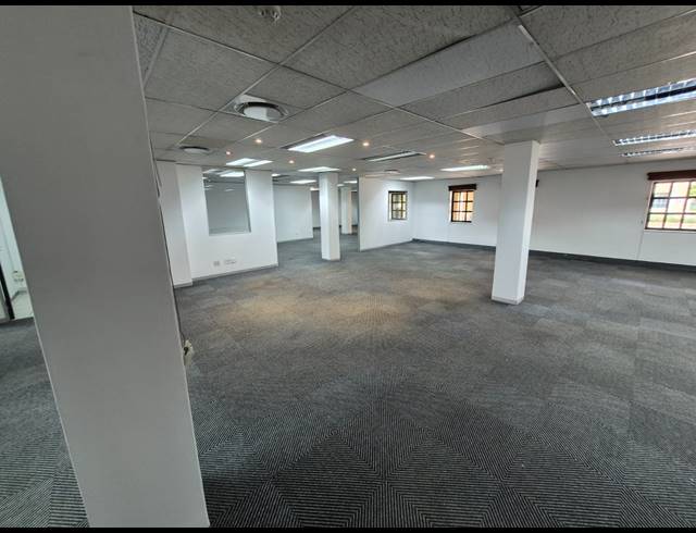 605M² OFFICE TO LET IN SUNNINGHILL
